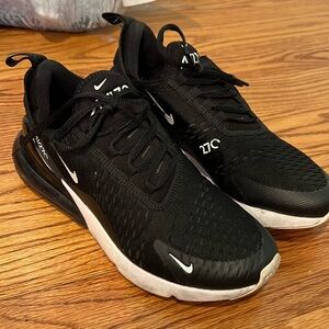Black Nike Air Max 270